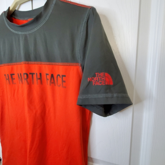The North Face Athletic T-Shirt, Boys, Size M (10/12) - Picture 3 of 8